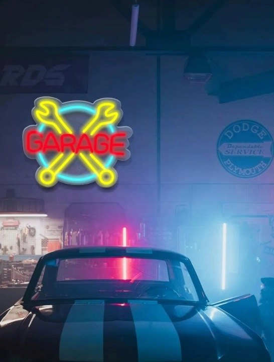 LED nápis GARAGE s kľúčmi 31,5 × 27 cm na USB