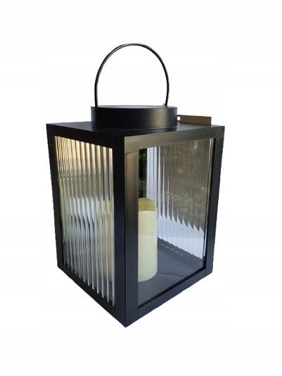 Moderný solárny lampion Cortina s LED osvetlením a čiernym sklom