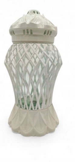 Elegantná lampa Kaplnka v bielej farbe, stabilná a masívna
