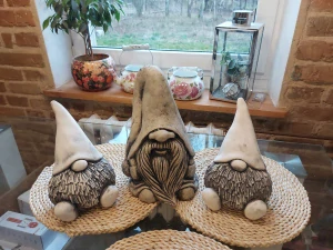 ZÁHRADNÁ DEKORÁCIA SÁDROVÉ FÓRKY SADROVÉ ODLIATKY GNOME SADROVÉ ŠKRNÍCI BRDÁCI