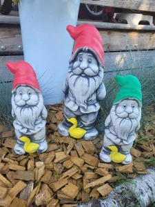 Záhradné figúrky, trpaslíci, škriatkovia, sadrové dekorácie