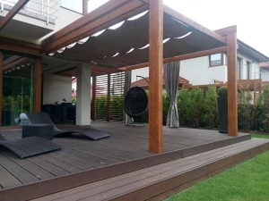 STRECHA PERGOLA vyrobená z nepremokavej tkaniny.