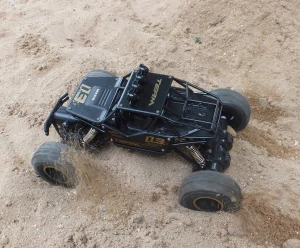 Diaľkovo ovládané veľké terénne RC auto 4x4 Auto Metal Monster na diaľkové ovládanie + Energizer AA alkalická batéria (R6) 2 ks.