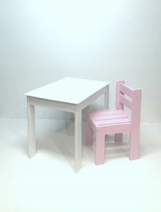 Drevený detský stôl a stolička