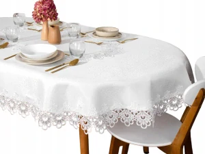 Plamoodporný oválny obrus s čipkovanou ozdobou, biela farba 140x240 cm