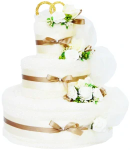 Elegantný a praktický darček - torta z uterákov na svadbu či výročie