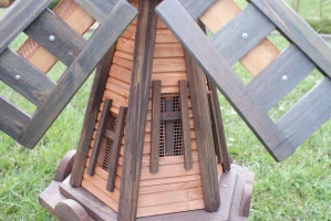 Drevený veterný mlyn