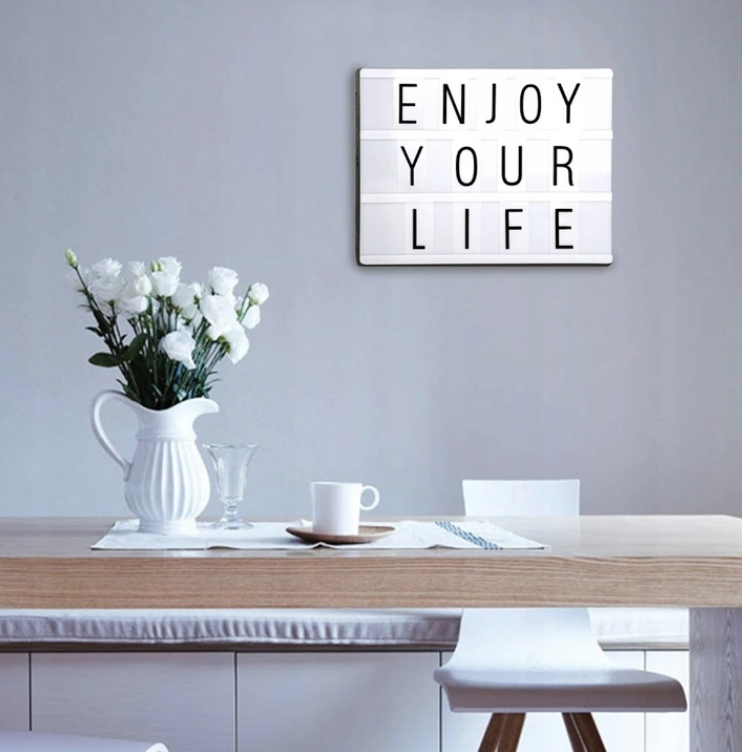 LED svetelný box s 90 písmenami a symbolmi, 30 × 22 cm
