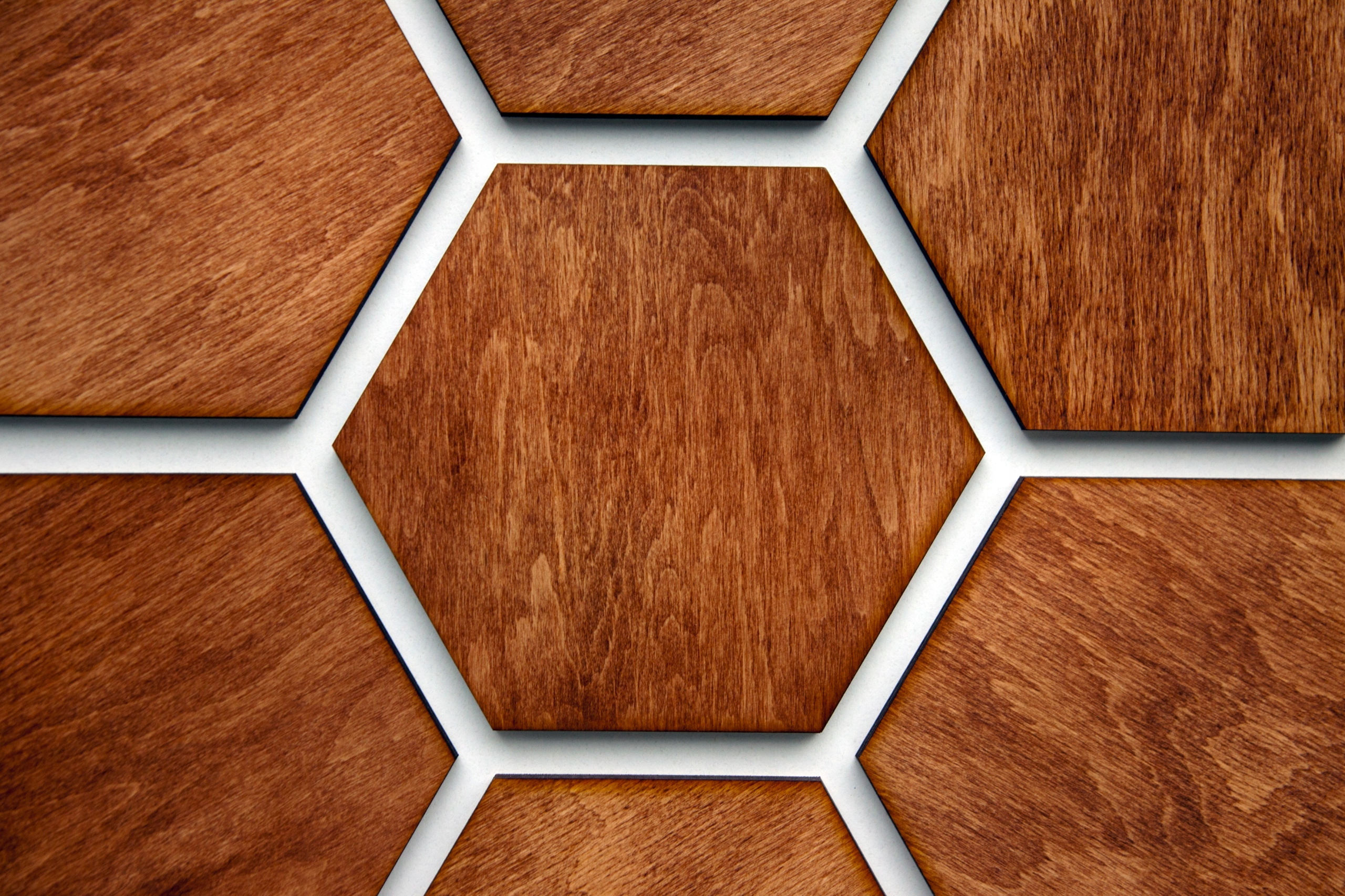 Drevené nástenné panely hexagon lamele m mahagany