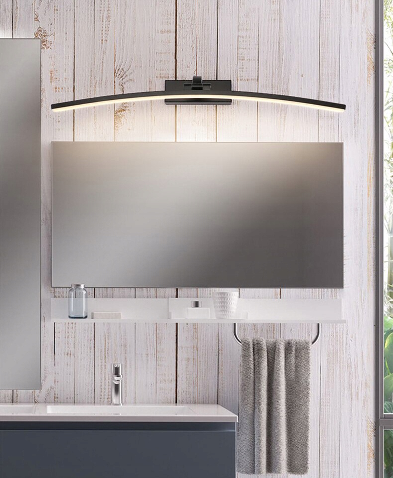 Nástenná lampa v kúpeľni cez okrúhle/ohnuté zrkadlo
