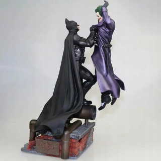 Rozprávková figúrka - Batman vs Joker Figurine Arkham Origins 28 cm