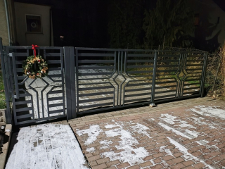 Brány, ploty, balustrády, rozpätia, ploty
