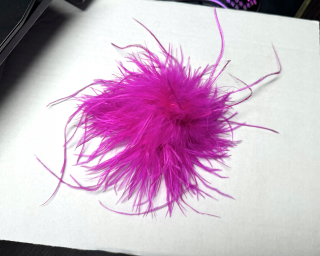 Brošňa Pštrosie pierka Ihlica na kvety FUCHSIA MAGENTA 15 cm