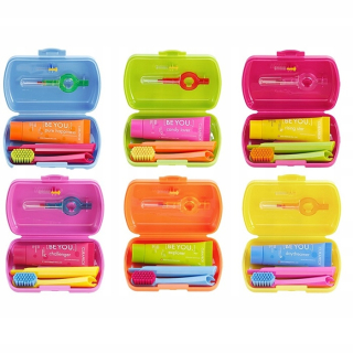 CURAPROX Travel Set: 3 zubné kefky + zubná pasta