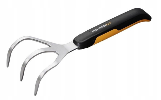 Kovový kultivátor Fiskars 32 cm