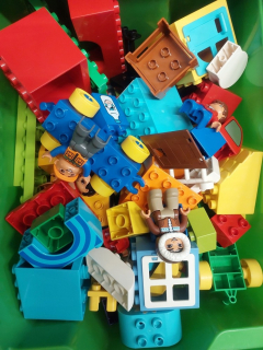 Lego Duplo kocky originálny mix 1 kg + 2 figúrky + zvieratko
