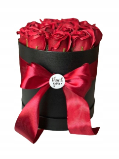 Flower Box s červenými mydlovými ružami v čiernom puzdre