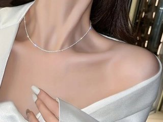 Náhrdelník, jednoretiazkový šperk, SILVER choker, jemný okolo krku
