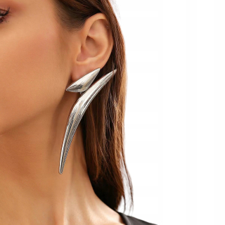 Strieborné geometrické moderné elegantné napichovacie náušnice 110 mm