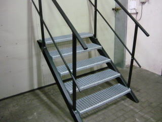 Exteriérové schody - Kovové schody CSSTEM S.100X27-OCynk +2xbarier
