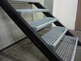 Exteriérové schody - Vonkajšie kovové schody C System Stpnie 80x27