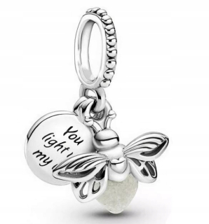 Charms Simply Me žiaria v tmavom svetlíku zo striebra 925