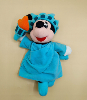 Maskot Mickey Mouse ako Socha slobody